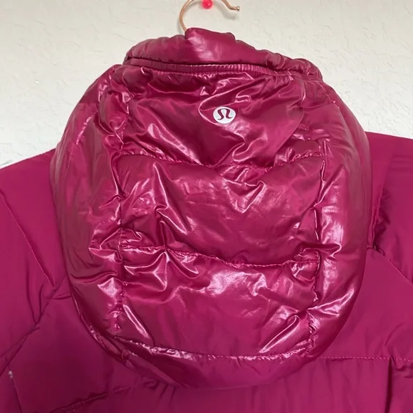 Lululemon Athletica Dark Pink Puffer Jacket with Quilted Design - size 6 - Picture 3 of 8